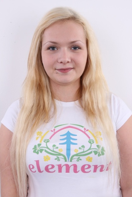 adolescente blonde potelée art érotique galerie