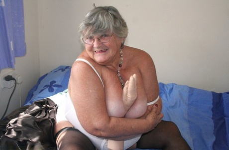 consolador de abuela erótico caliente fotos