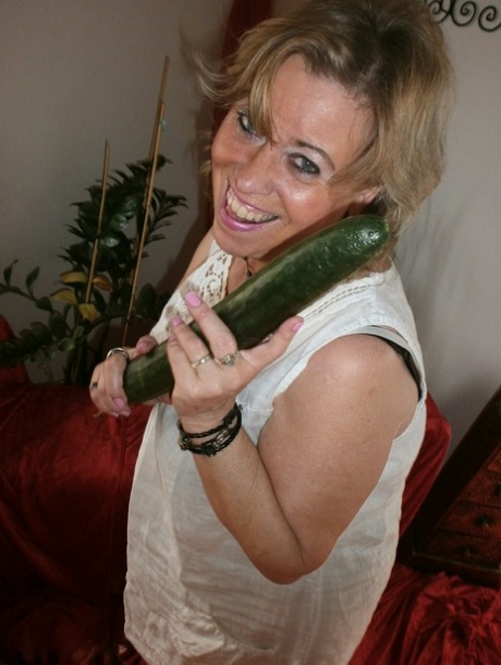gode mature haute définition chaud img
