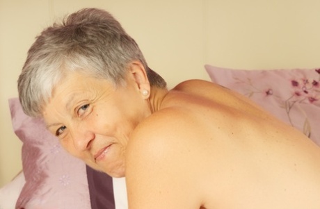 visage de grand-mère porno xxx galeries