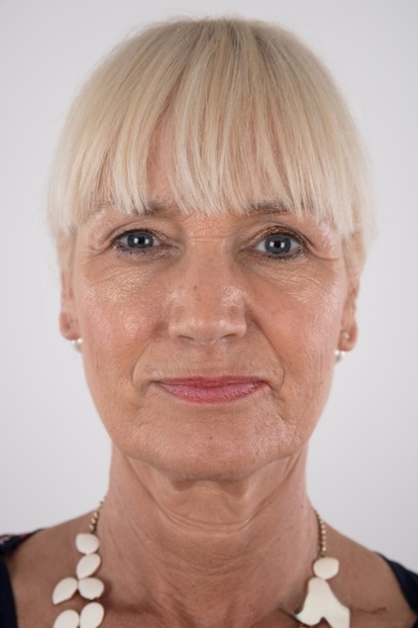 visage de grand-mère adulte en haute qualité images