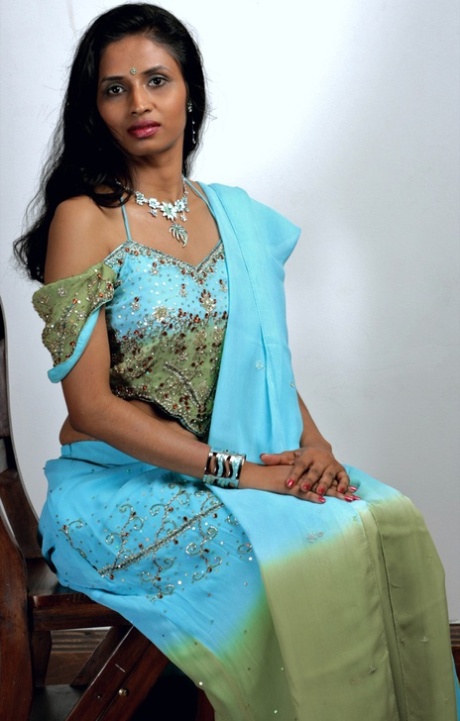 desi chaud galerie