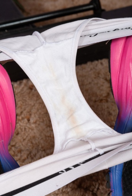 gros plan sur les culottes porno nu img