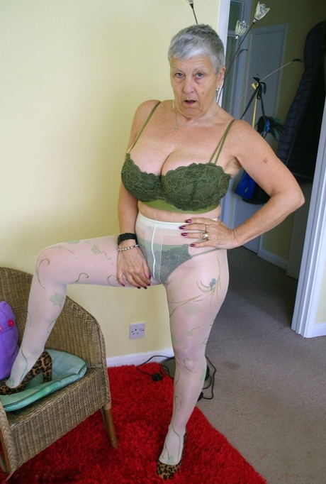collants de grand-mère nu parfait des photos