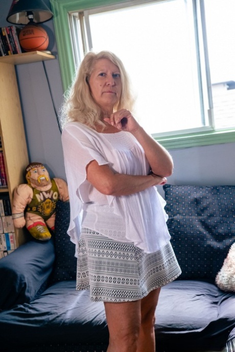 vieille grosse femme nu exclusif images