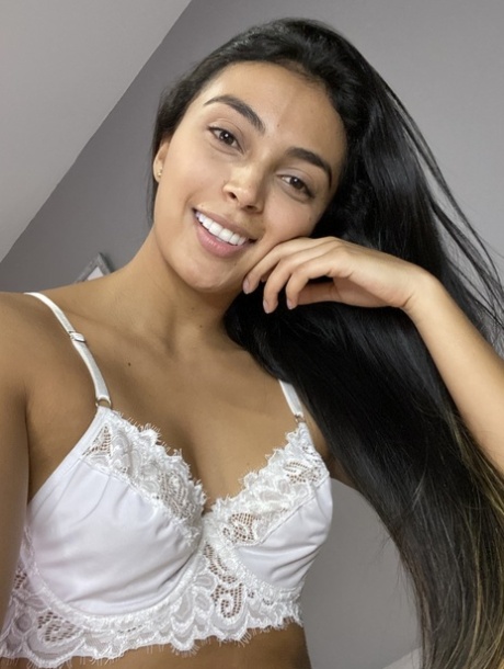 adolescente latina maigre parfait et sexy photos