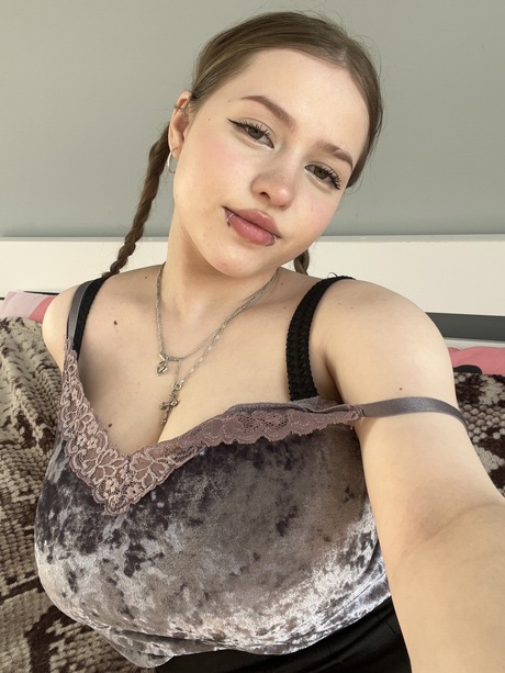 grosses femmes aux gros seins nus parfaits photo