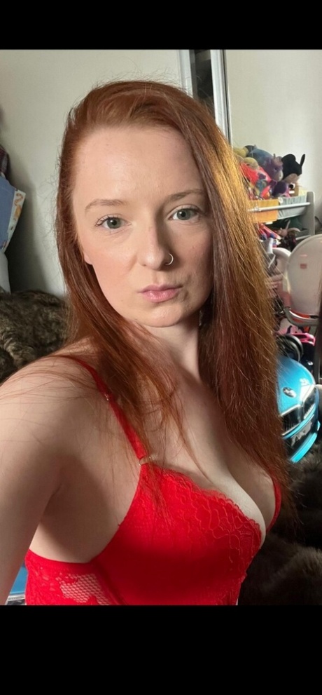 rousse potelée xxx nu archive