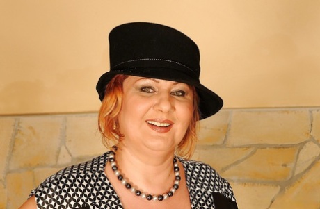visage de grand-mère érotique sympa photos