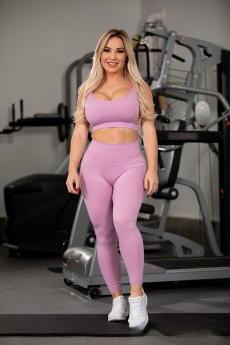 pantalon de yoga gros seins chaud nu galeries