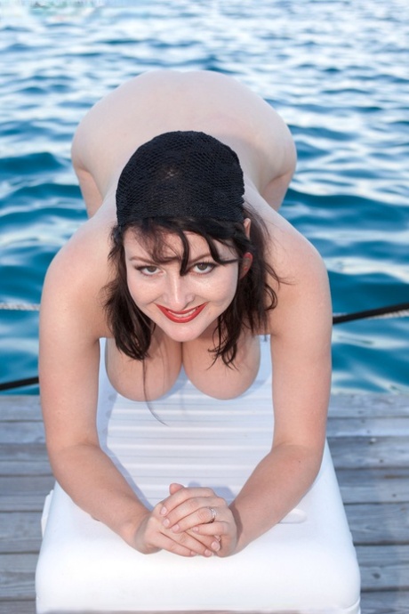 gros seins potelés adulte érotique photo