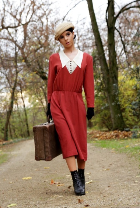 cameriera francese molto sexy img