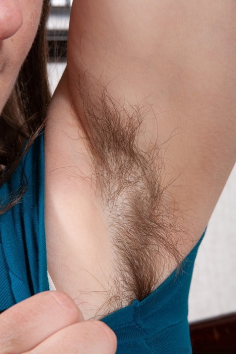 aisselles poilues sexe nu img