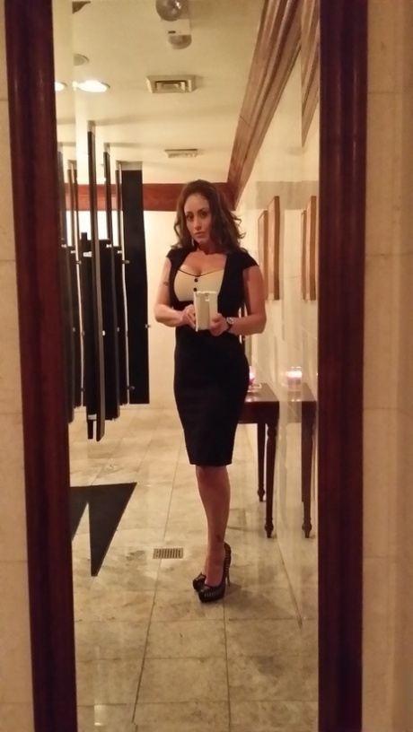 selfie de milf adulte chaud archive