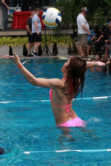 bikini ladyboy nus xxx photos