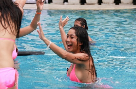 bikini ladyboy art de haute qualité galerie