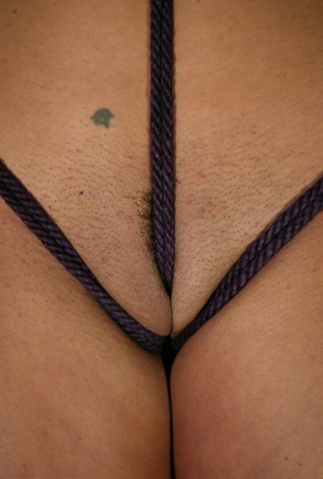 bondage potelé beau haut image
