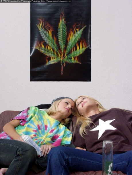 petite lesbienne sexe érotique images