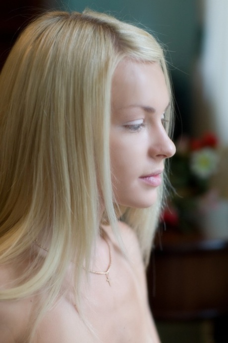 petite adolescente blonde sexy archive