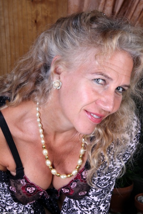 grand-mère xxx haute qualité img