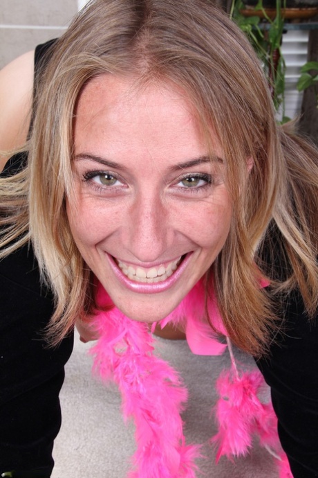 visage de milf art chaud image