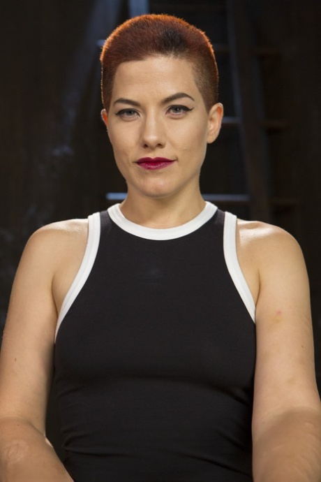 cheveux roux courts nu sympa collection