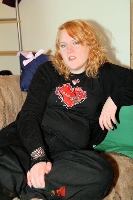 grosse rousse adulte érotique archive