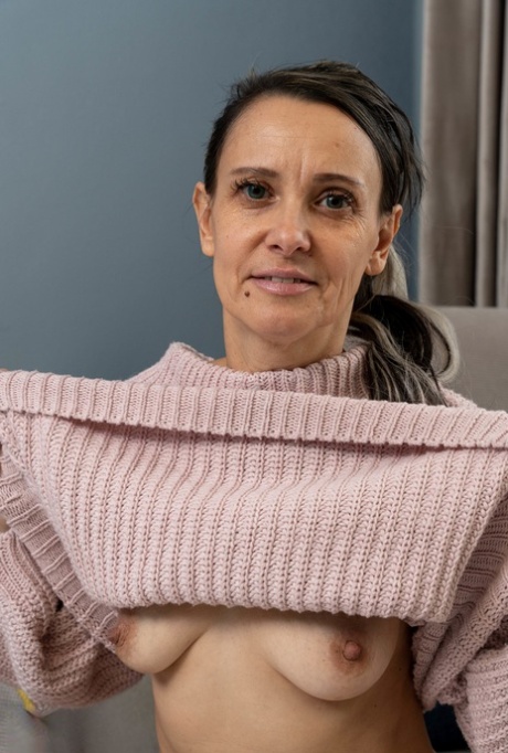 femme seule érotique en haute qualité photo