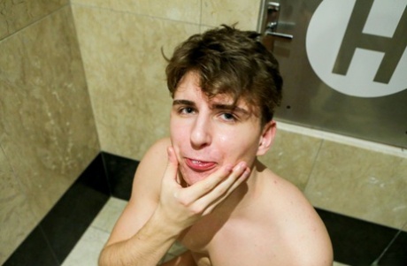gay mangeant du sperme nue xxx photos