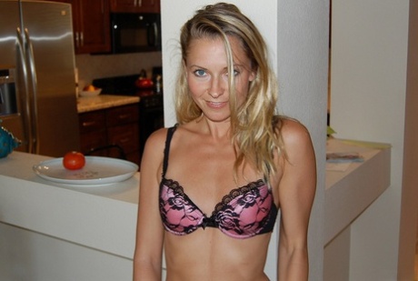 soutien-gorge transparent sympa pornographique photo