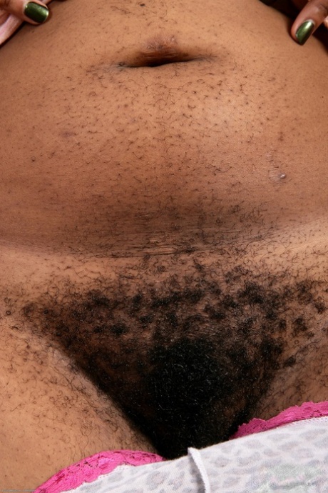 chatte poilue ébène exclusif image