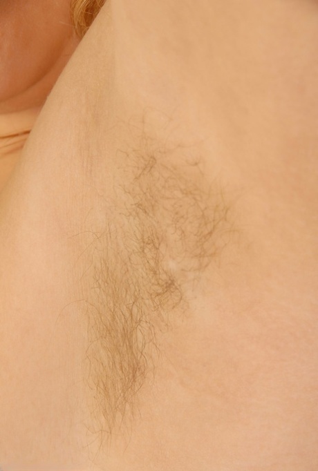 blonde maigre et poilue haut gratuit photos