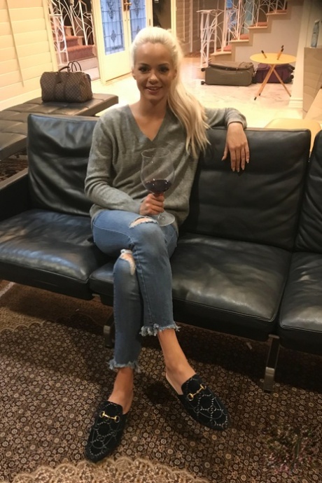 levrette potelée adulte parfait photo