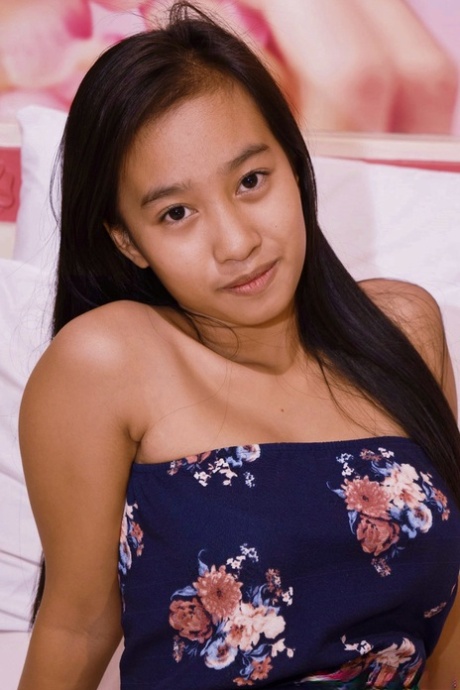 adolescente philippine assez haute qualité img