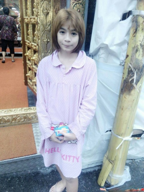 petite ladyboy xxx haute qualité image