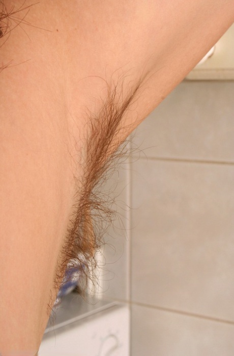chatte poilue amateur nus gratuits photo