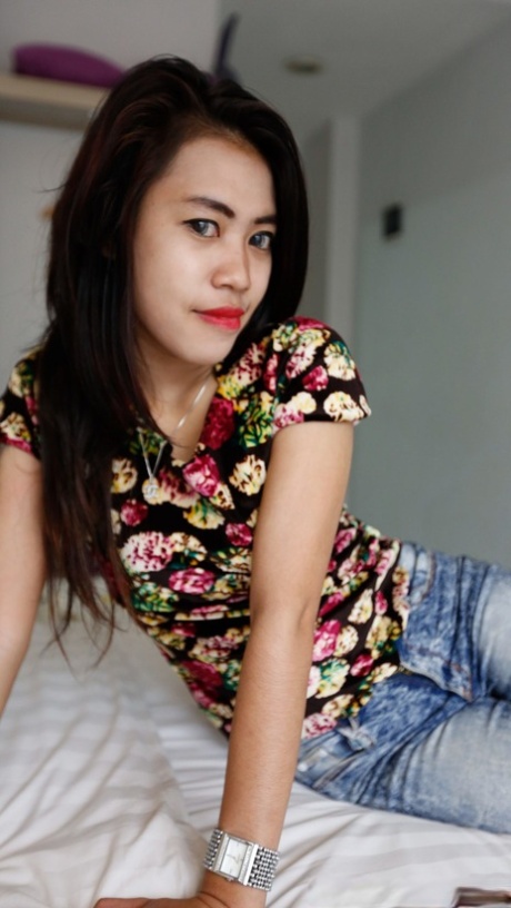 grand asiatique assez exclusif photo