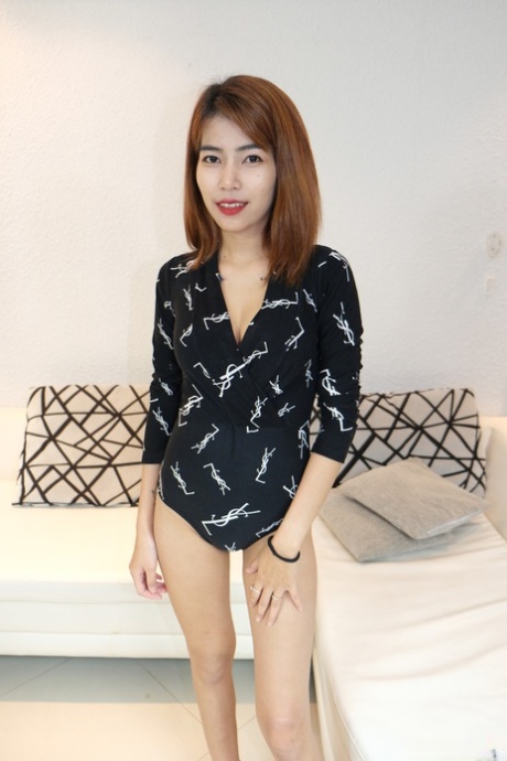 petite asiatique nu libre img