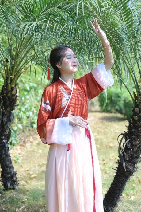 jolie asiatique érotique exclusif img