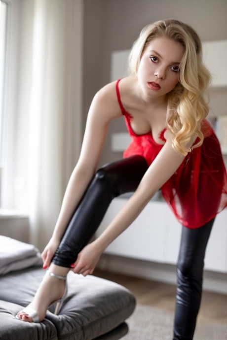 mannequin adolescent porno érotique img