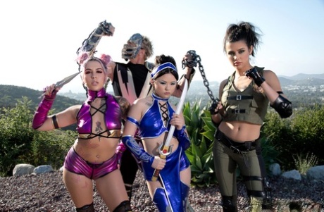 cosplay lesbien nus gratuits images