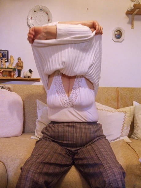grand-mère aux gros seins art sympa img