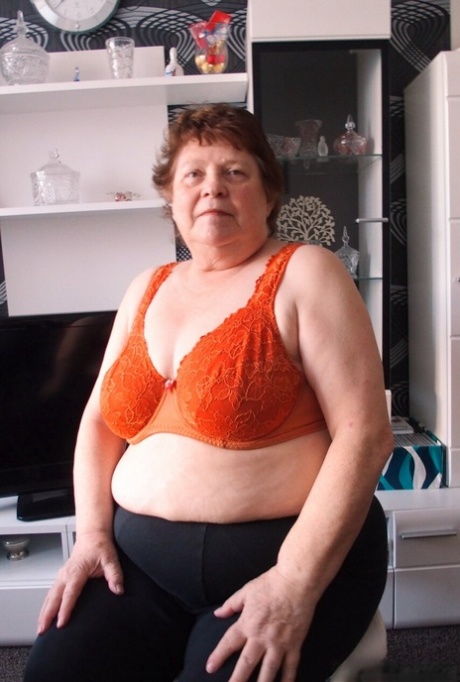 grand-mère aux cheveux courts art meilleur image