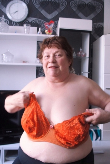 branlette potelée pornographique nu photo