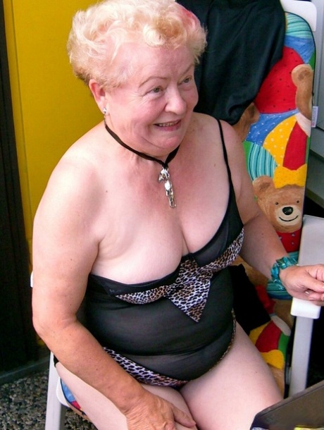 grand-mère épaisse sexy de haute qualité img