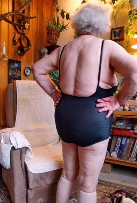grand-mère ridée haut érotique galerie