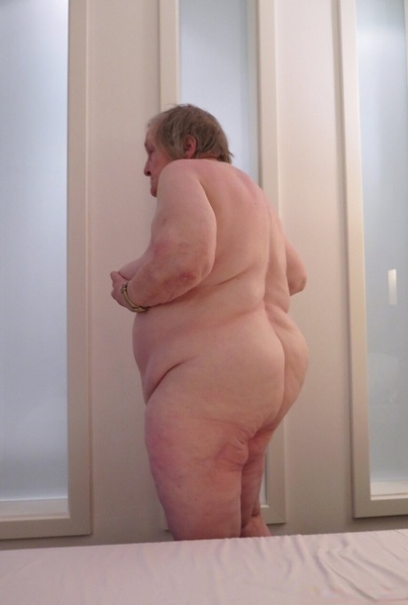 grand-mère au gros cul hd sympa archive