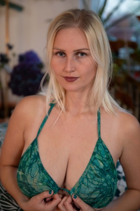 blonde potelée xxx haute qualité galerie