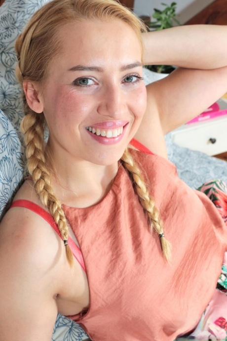 giovane tedesco porno ad alta definizione foto