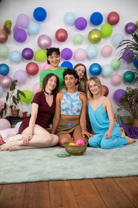 lesbienne aux courbes généreuses nu sympa photos